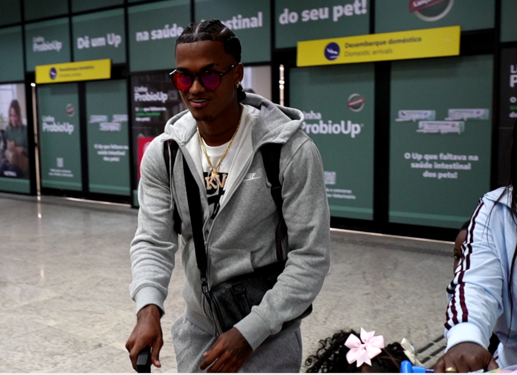 Kerwin Vargas desembarca para assinar com o Athletico e detalha expectativa; assista