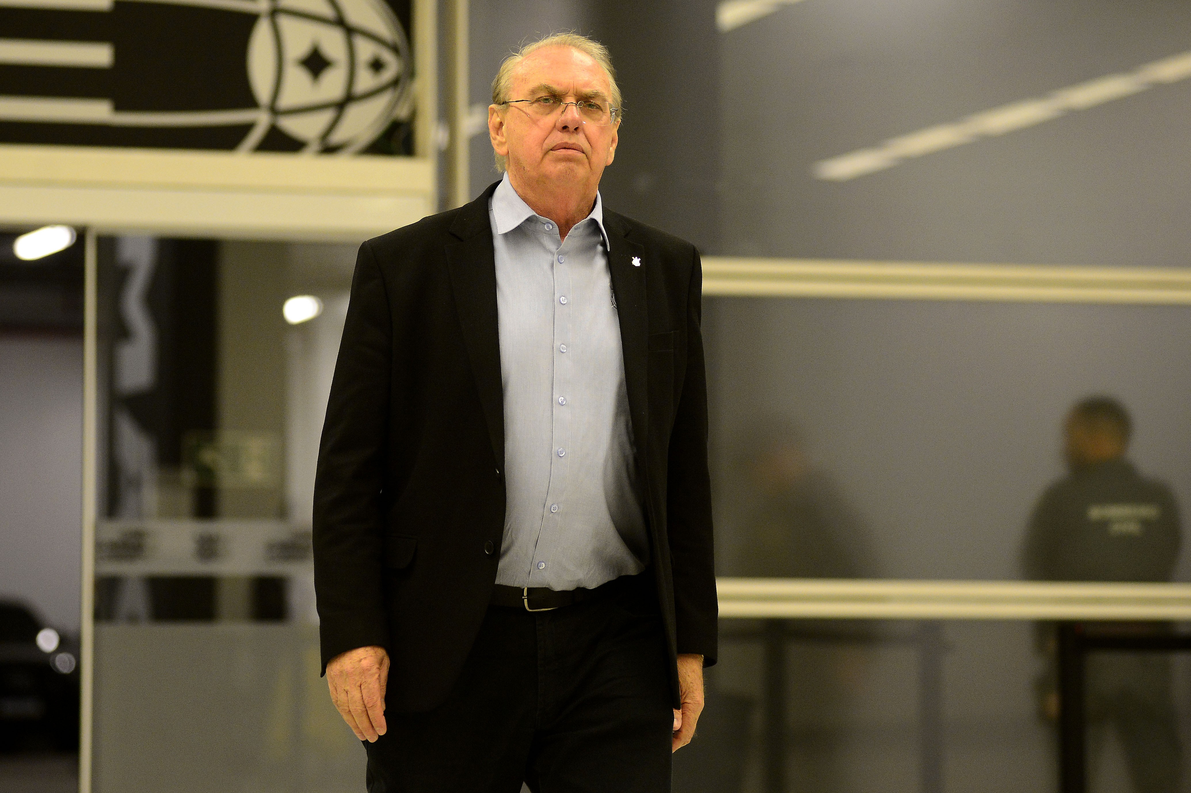 Osmar Stabile é reeleito presidente do Corinthians em eleição sucedida com sucesso