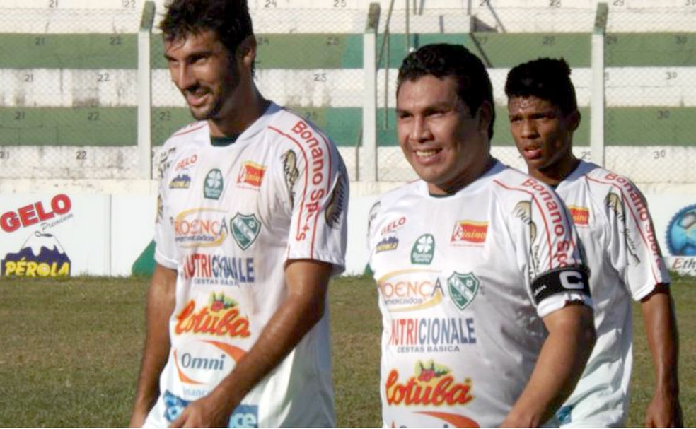 Salvador Cabañas no amistoso pelo Tanabi