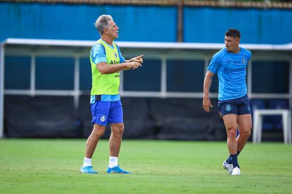 Reinaldo passará por reavaliação e possibilidade de cirurgia não está descartada