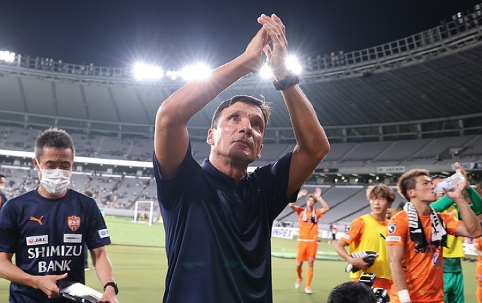 Zé Ricardo em trabalho no Shimizu S-Pulse — Foto: Divulgação/Shimizu S-Pulse
