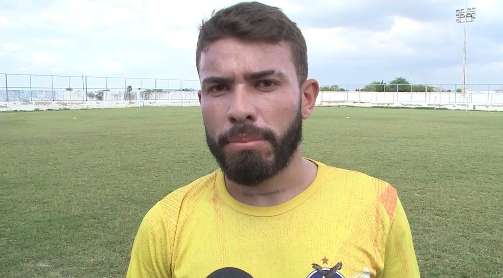 Tharlles é um dos atletas que entrou com ação contra o clube — Foto: Reprodução / TV Cabo Branco