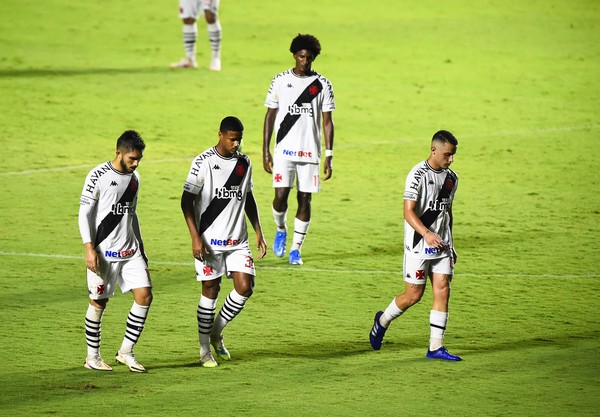 Com terceira queda, Grêmio só não supera rebaixamentos do Vasco