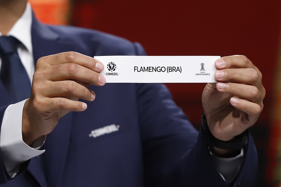 Bolinha do Flamengo em sorteio da Libertadores  Foto: Nathalia Aguilar - Pool/Getty Images