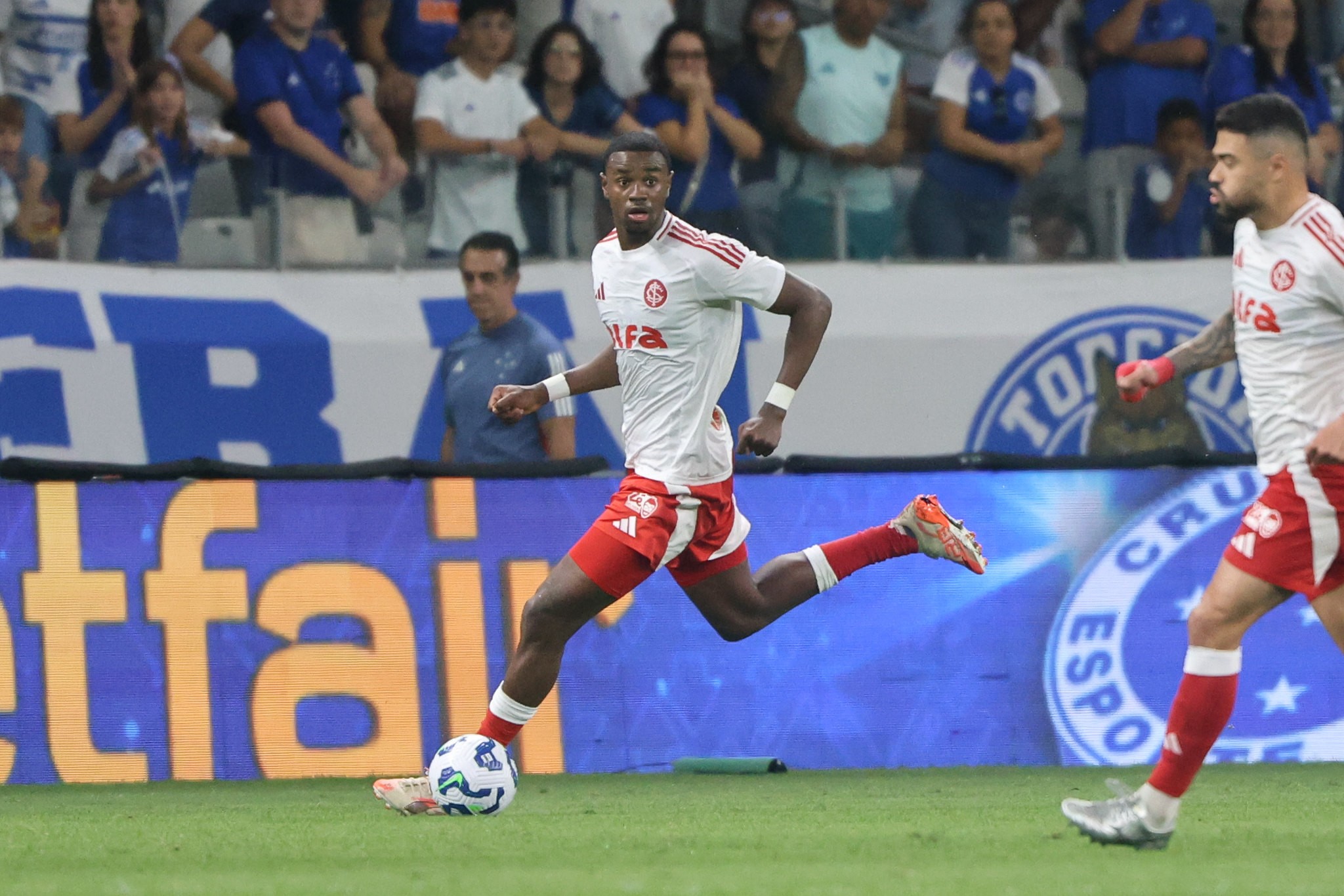 Quem pode deixar o Inter ainda nesta a janela de transferências