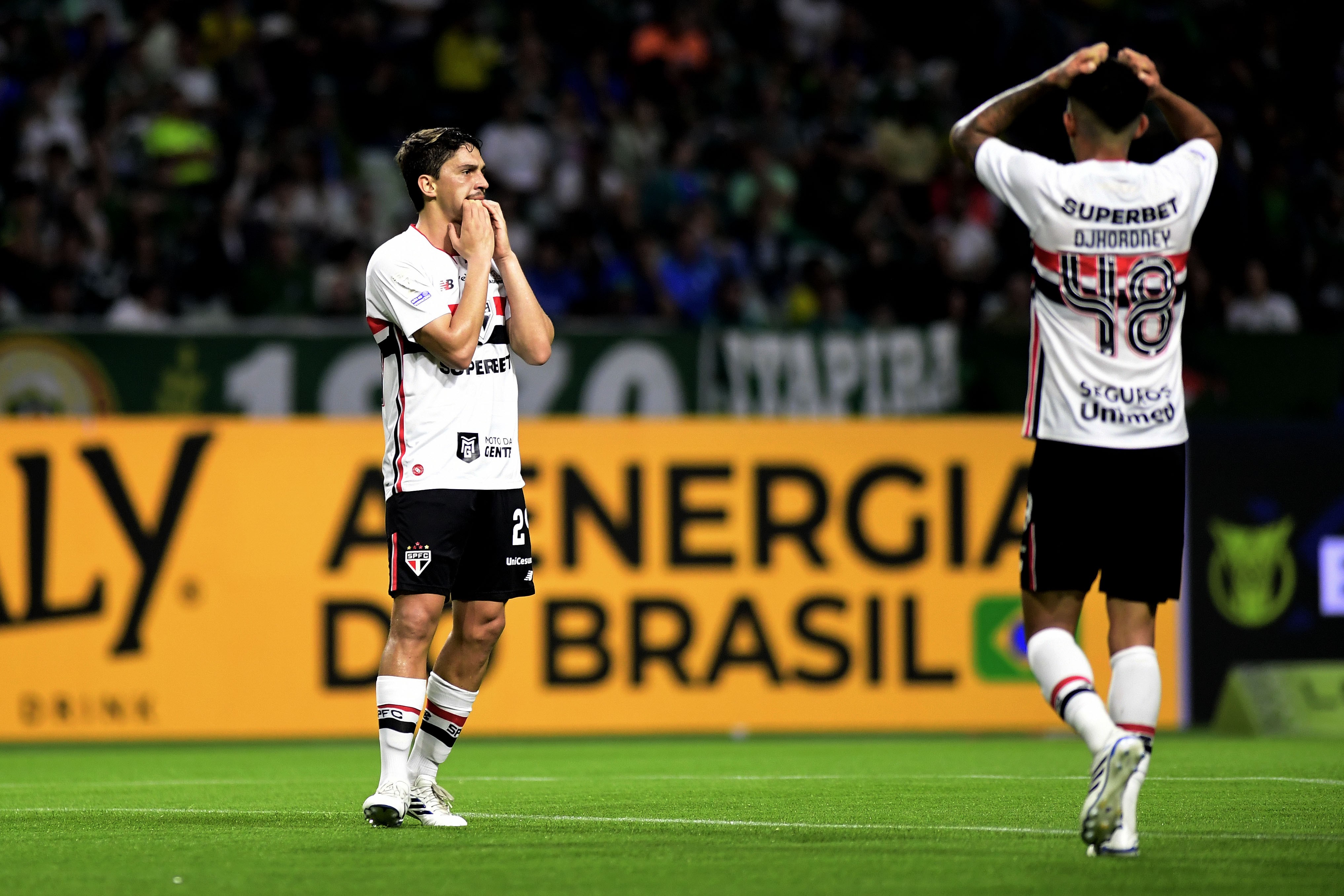 Pablo Maia recebe terceiro cartão amarelo e desfalca o São Paulo contra o Internacional