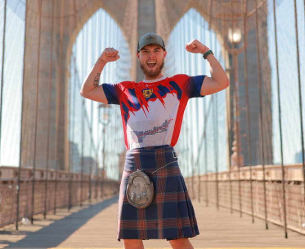 Escocês caminha usando kilt durante jornada pelos EUA
