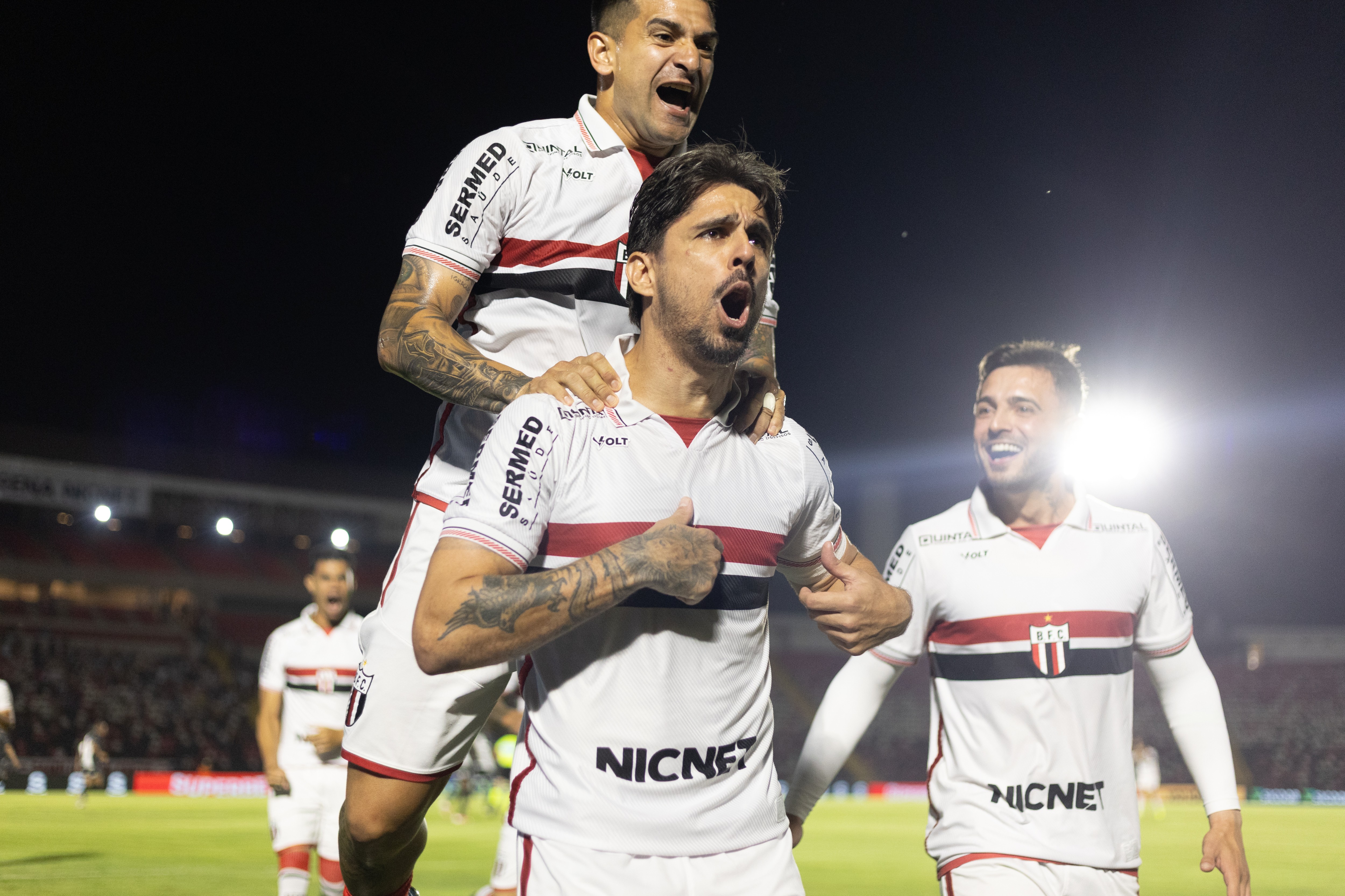 Botafogo-SP vê risco de rebaixamento despencar após reação na Série B; compare
