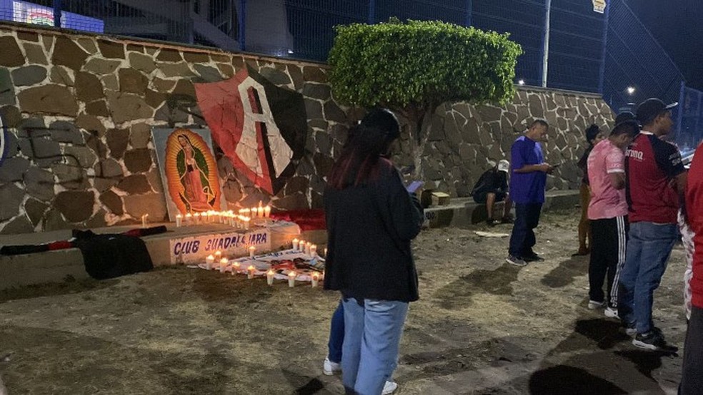 Batalha entre torcedores de Querétaro e Atlas deixa feridos no México; três  estão em estado grave, futebol internacional