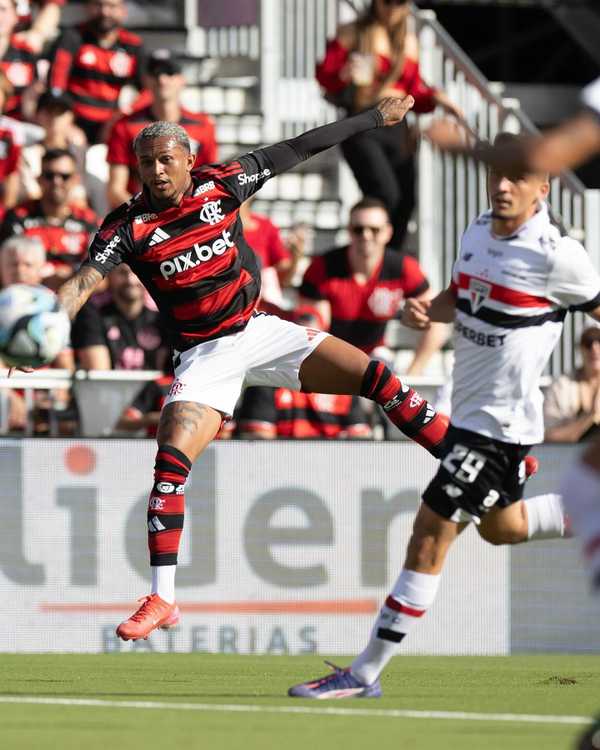 Desempenho do São Paulo: Oscar decepciona enquanto Ferreira brilha em campo