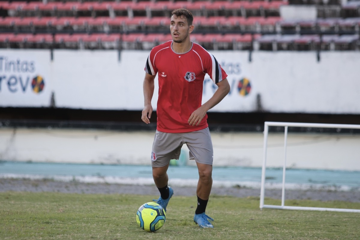 Liga Profesional Boliviano Match: Real Santa Cruz vs Club Aurora