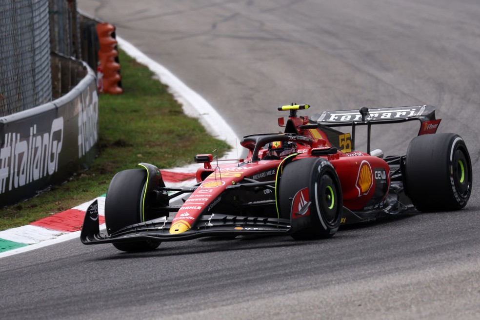 GP do Catar: Max Verstappen supera dupla da Ferrari e lidera