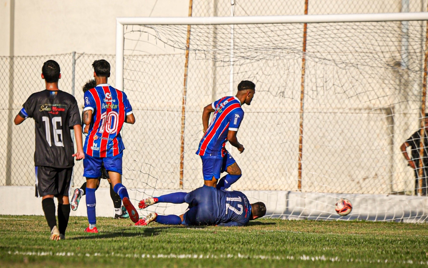 Nova Lavras goleia Santarritense por 13 a 0 na Segunda Divisão do Mineiro