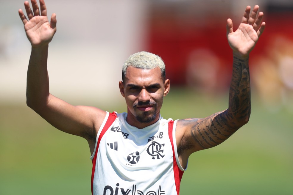 Matheuzinho, do Flamengo, será emprestado ao Corinthians — Foto: Gilvan de Souza/Flamengo