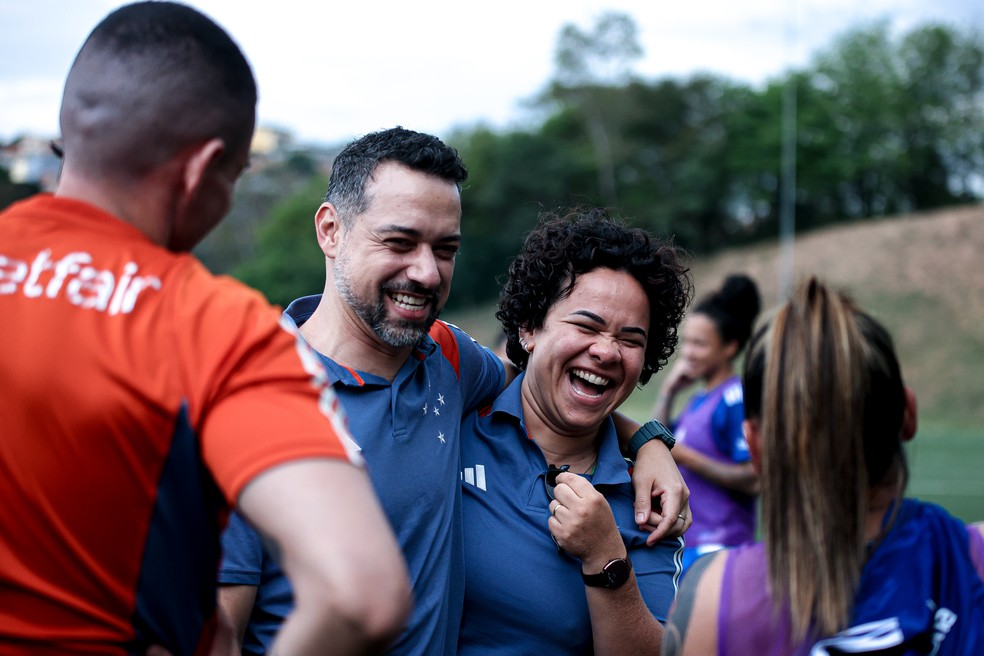 Jonas Urias e Bárbara Fonseca após vitória das Cabulosas contra o Atlético-MG — Foto: Gustavo Martins/Cruzeiro