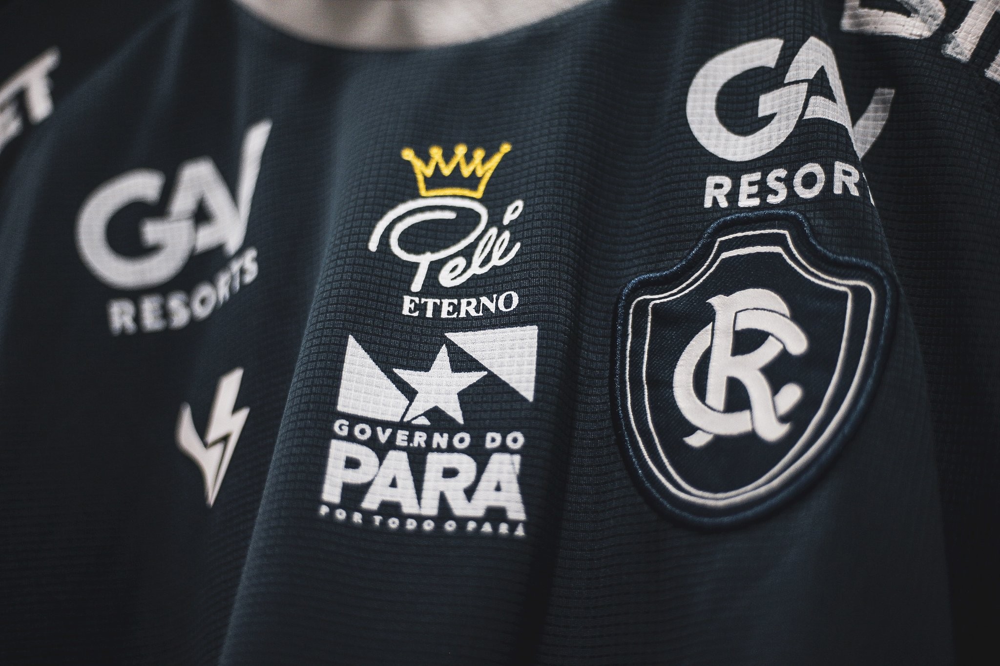 Remo presta homenagem a Pelé em uniforme utilizado durante amistoso de ...