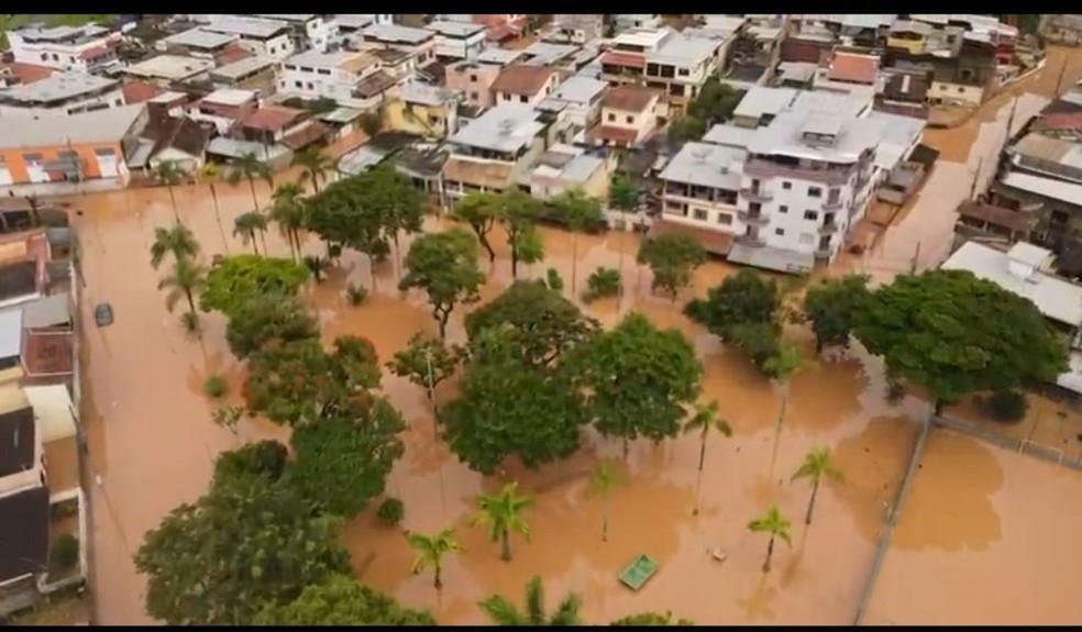 Bairro Industrial antes e depois da enchente