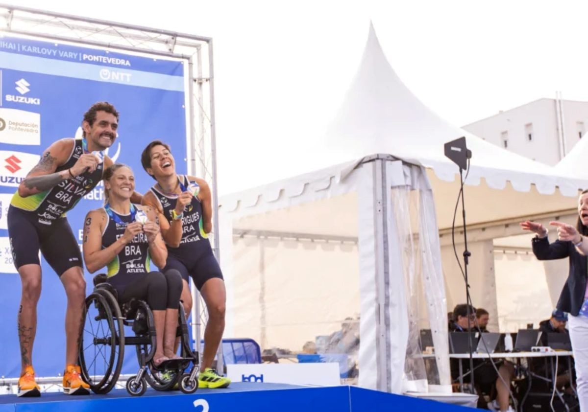 Jéssica Messali conquista o bronze no revezamento misto no Mundial de Paratriatlo