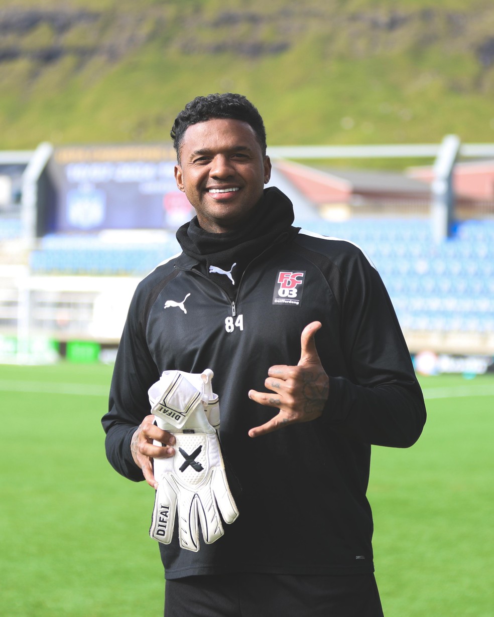 Goleiro Felipe no treino do Differdange — Foto: Divulgação