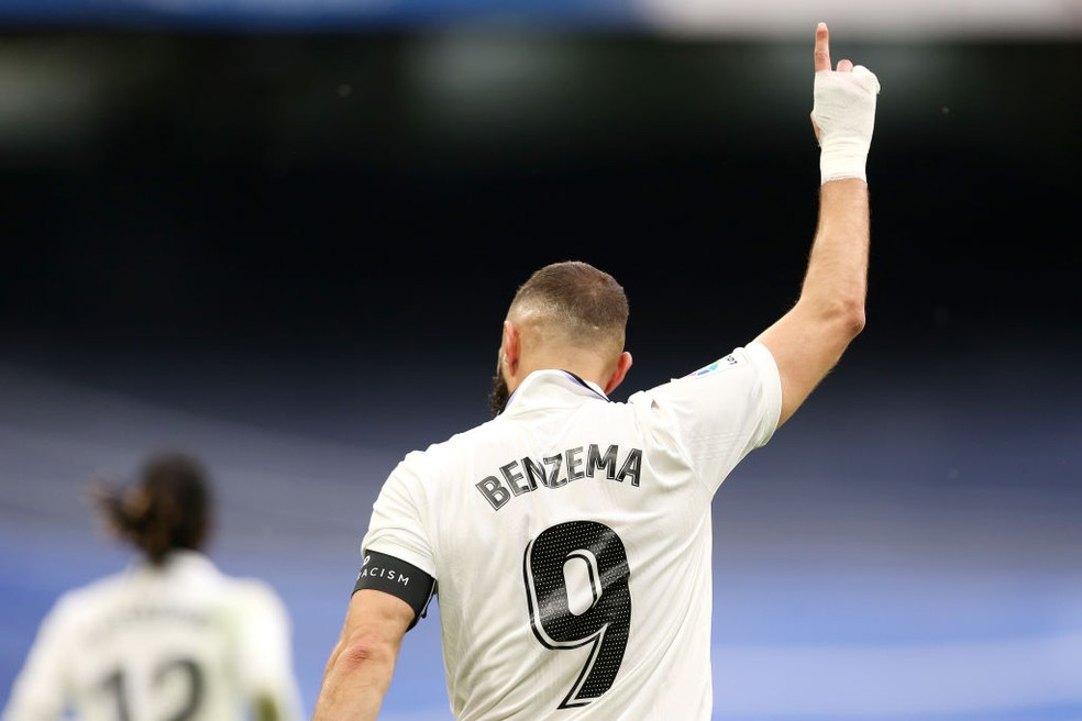 Al-Ittihad, time de Benzema, se retira de campo e jogo é cancelado
