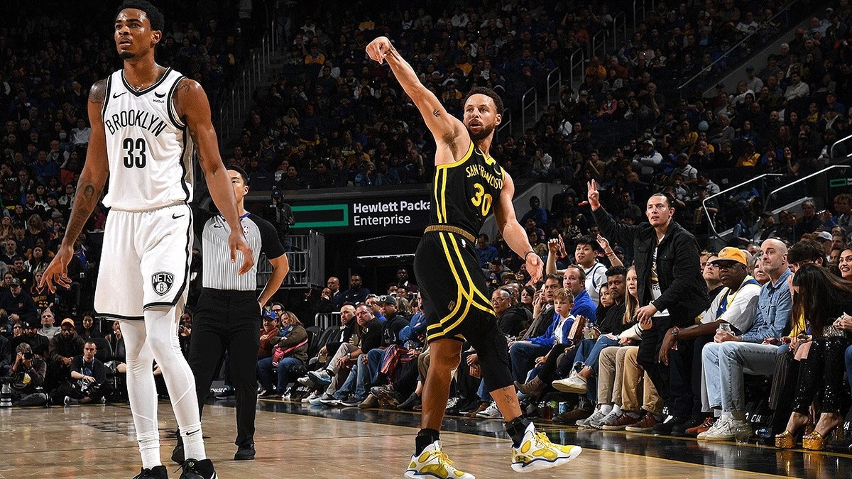 NBA: Stephen Curry brilha e comanda vitória do Golden State Warriors diante  do Cavaliers - Jogada - Diário do Nordeste