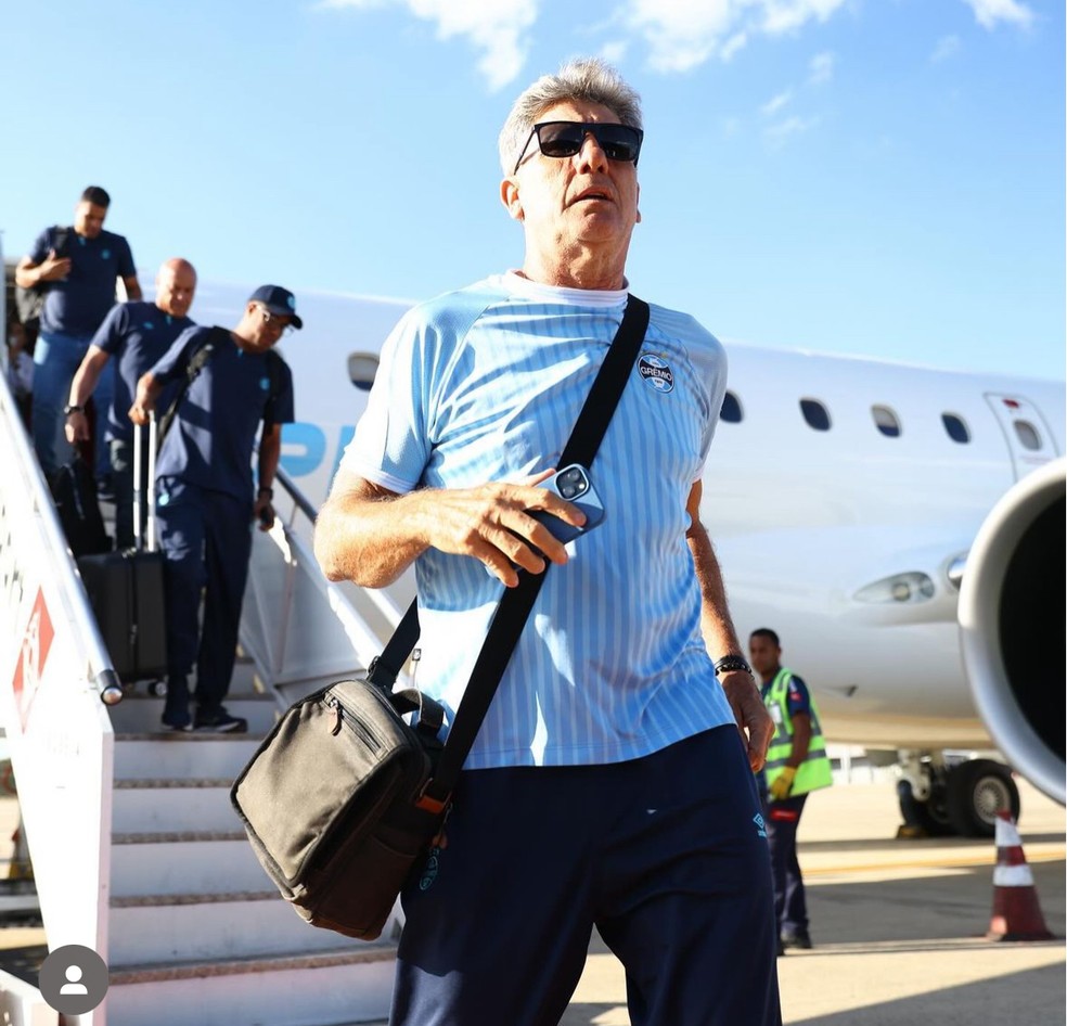 Renato Portaluppi na chegada do Grêmio a Belo Horizonte — Foto: Lucas Uebel/Grêmio