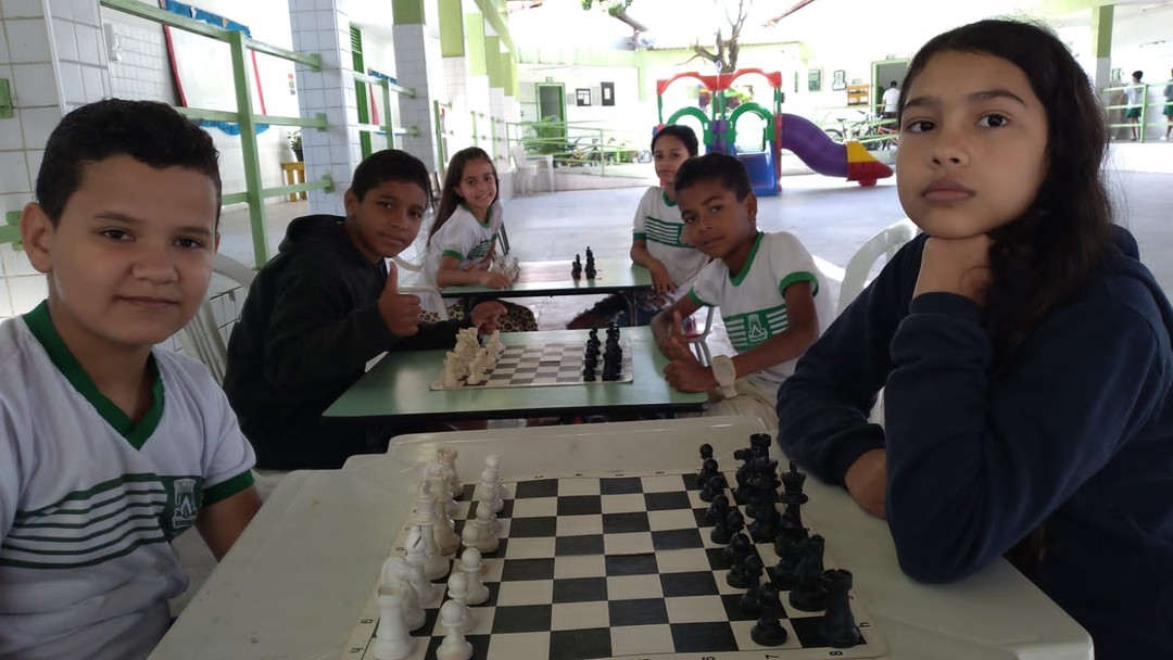 Projeto insere o xadrez na grade curricular de escolas municipais