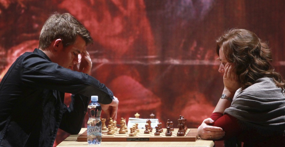 Se xadrez é um jogo temático, por que então o rei não é tão poderoso nele  quanto a rainha? - Quora