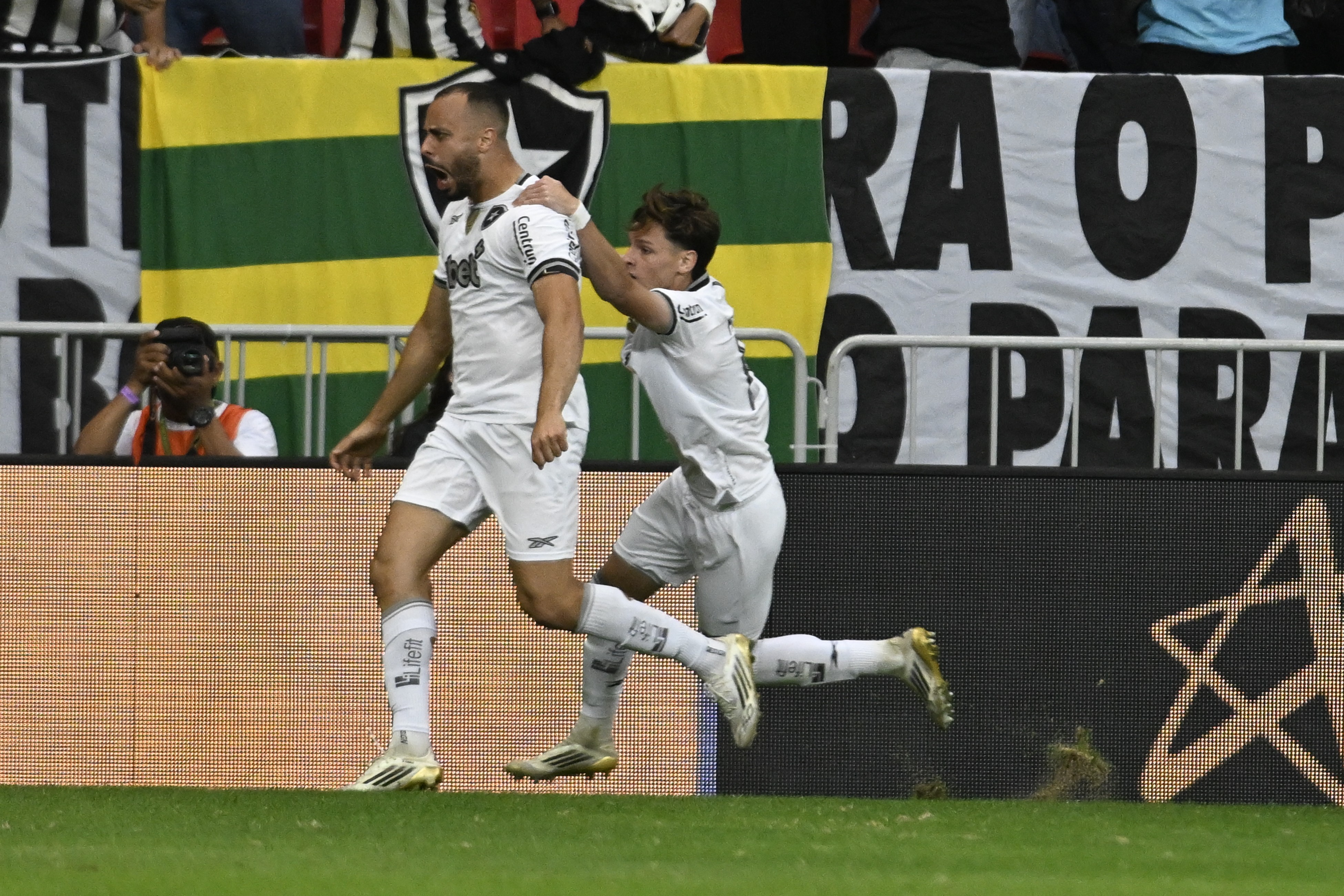 Reforços do Botafogo destravam clássico contra o decepcionante Vasco