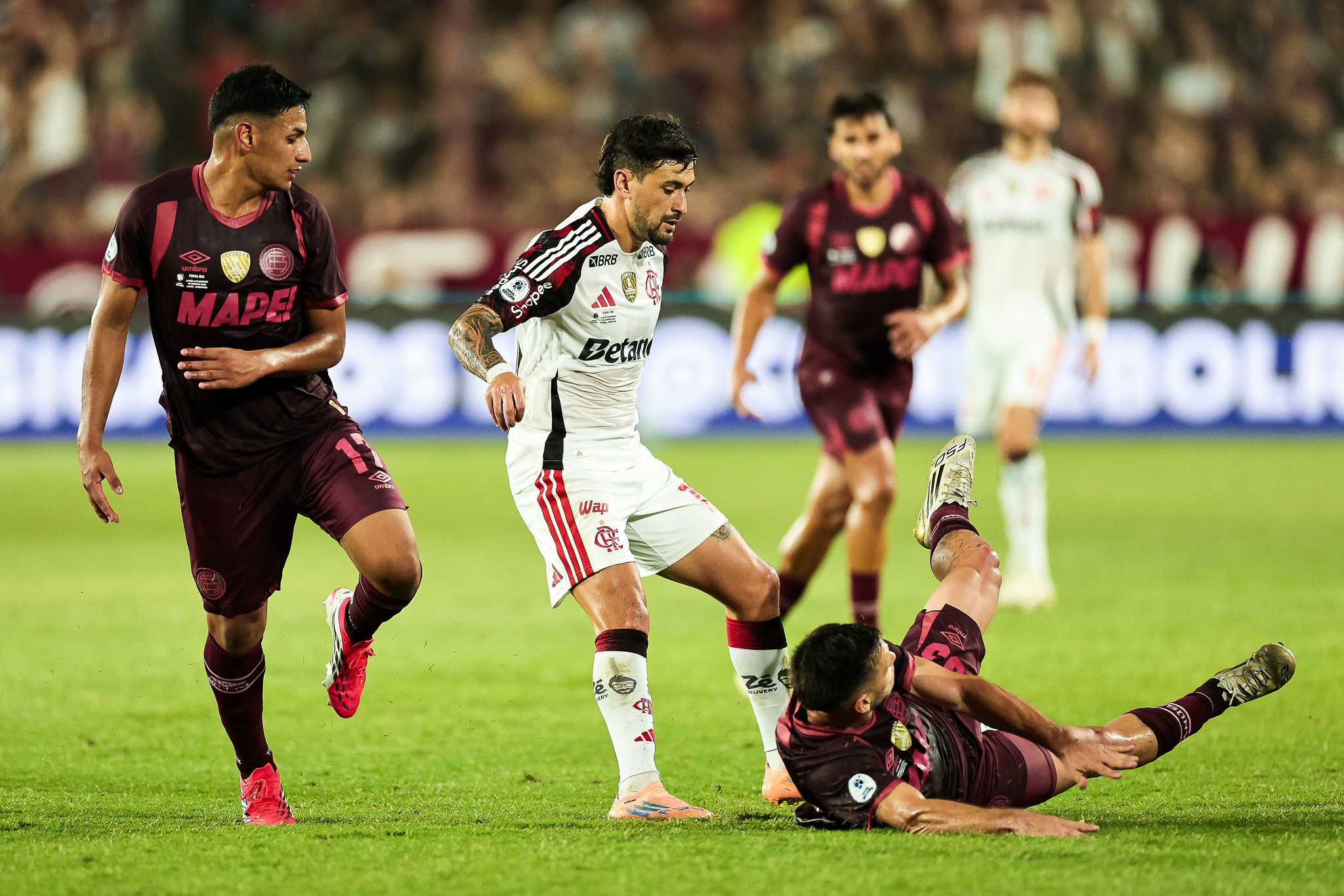 Arrascaeta: Mudanças são necessárias após revés na Recopa