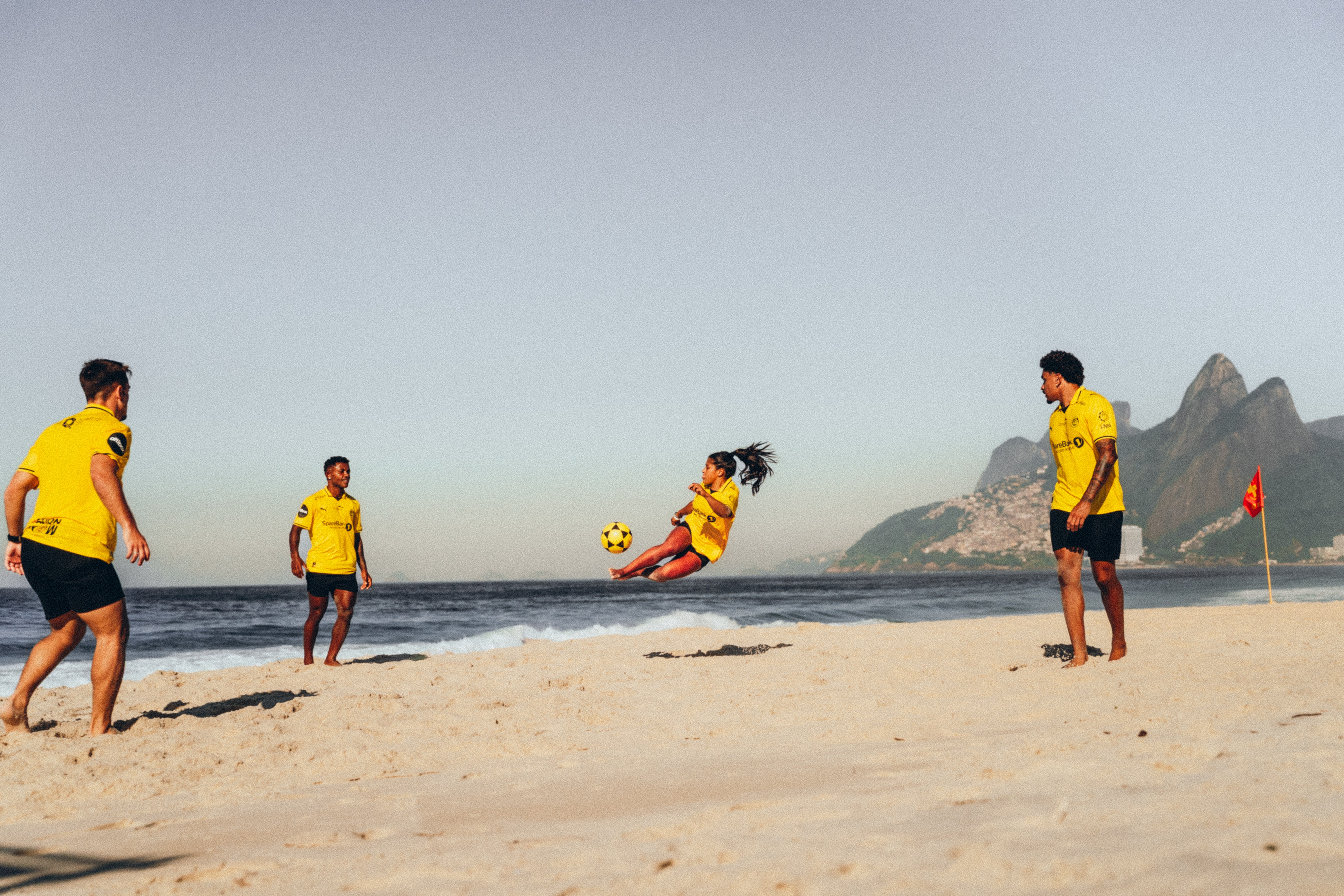 Bodo/Glimt apresenta novo uniforme com cenas gravadas no Rio