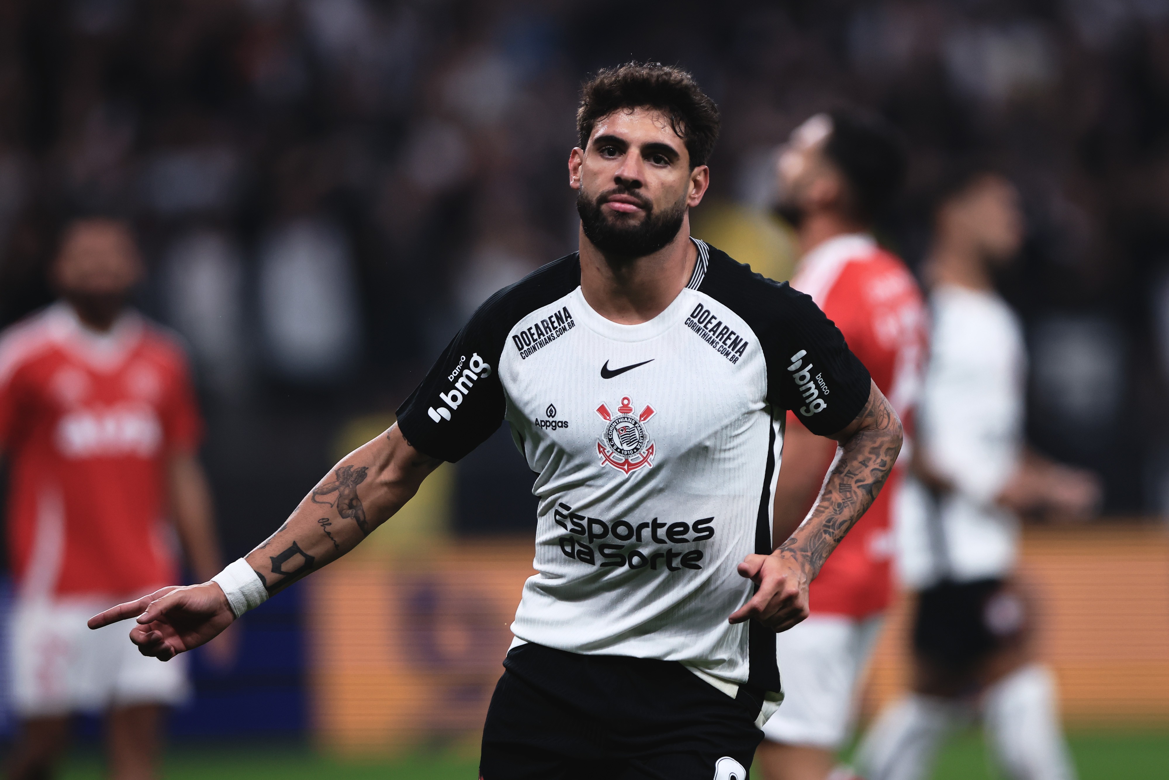 Jovem atacante Yuri Alberto elogia Dorival e agradece Memphis em entrevista