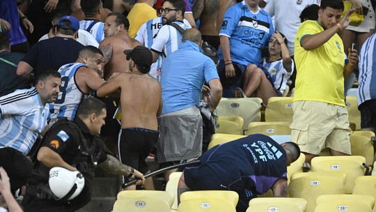 Através do futebol, o Brasil mostra ao mundo sua face violenta