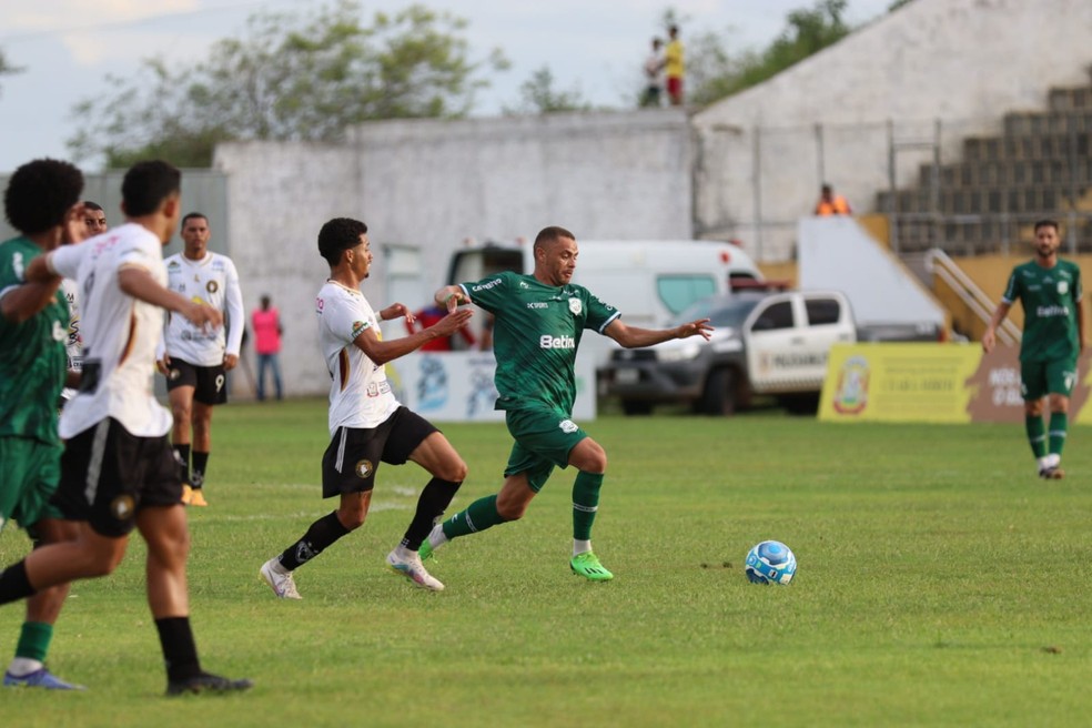 Vit�ria colocou o Can�rio na vice-lideran�a do Grupo 3 da S�rie D � Foto: Eder Souza / Nacional de Patos