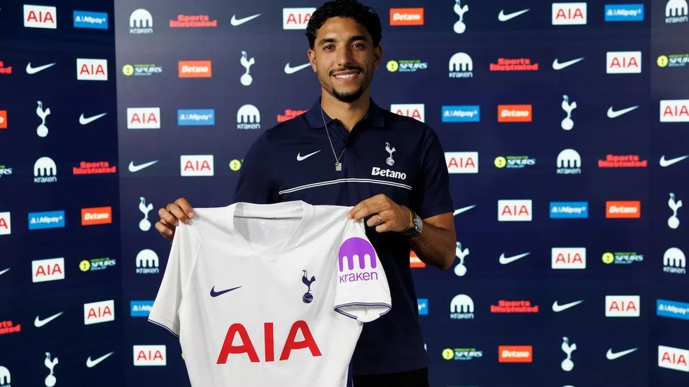 Tottenham anuncia a contratação de Omar Marmoush, do Manchester City | Ge