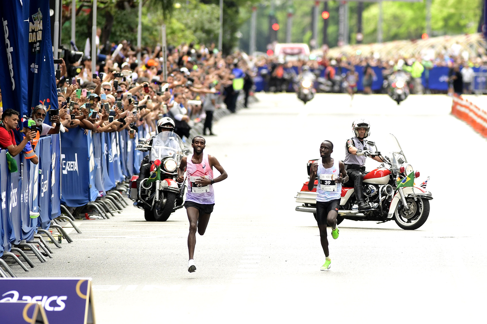 Muse Gizachew, da Etiópia, vence a São Silvestre 2025 — Foto: Marcos Ribolli