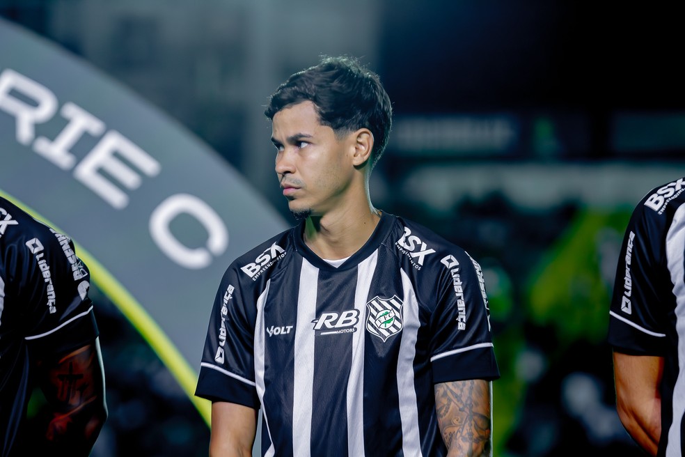 Arthur Henrique, lateral-esquerdo do Figueirense