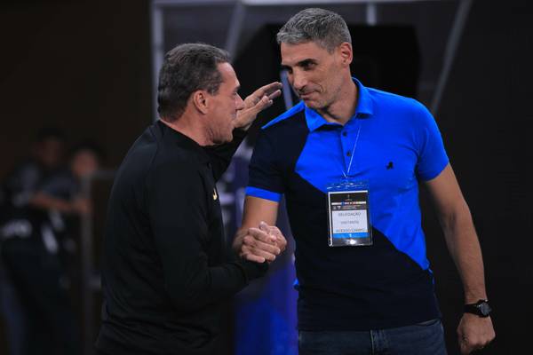 Luxemburgo explica mudança de postura no banco do Corinthians e revela que passará por cirurgia