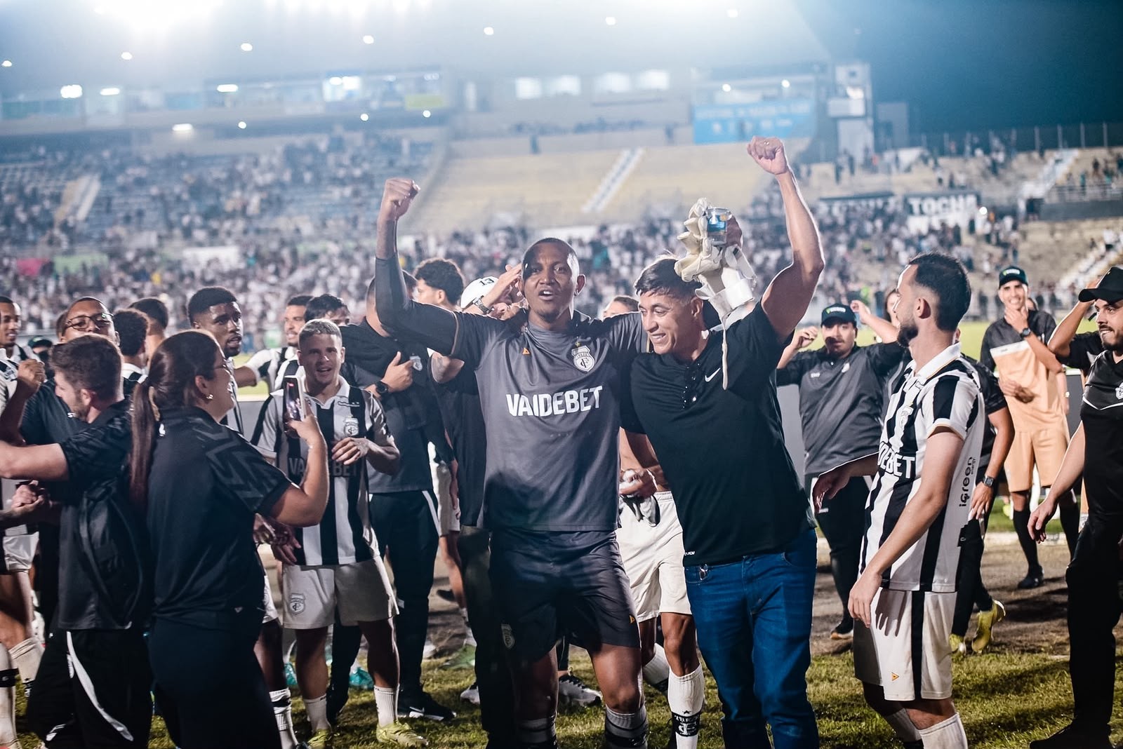 Erivelton vira herói do Treze nos pênaltis e celebra classificação na Série D: "Mérito é do grupo"