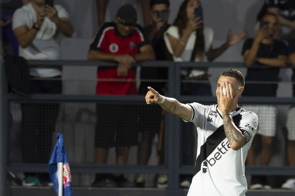 Vegetti comemora gol do Vasco contra o Bragantino; Brasileiro 2025  Foto: Anderson Romo