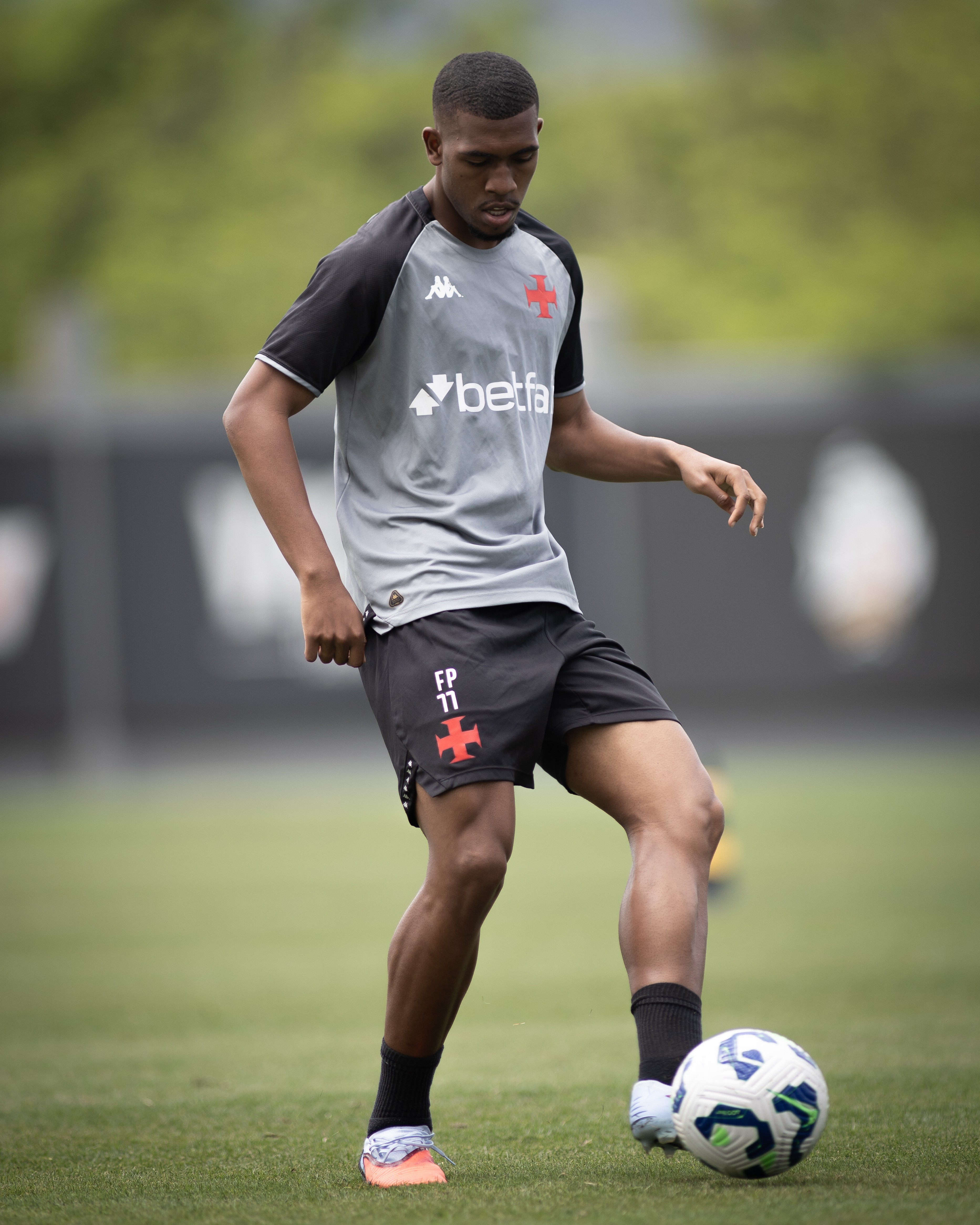 Escalação do Vasco: com volta de Rayan, veja o provável time para enfrentar o Cruzeiro