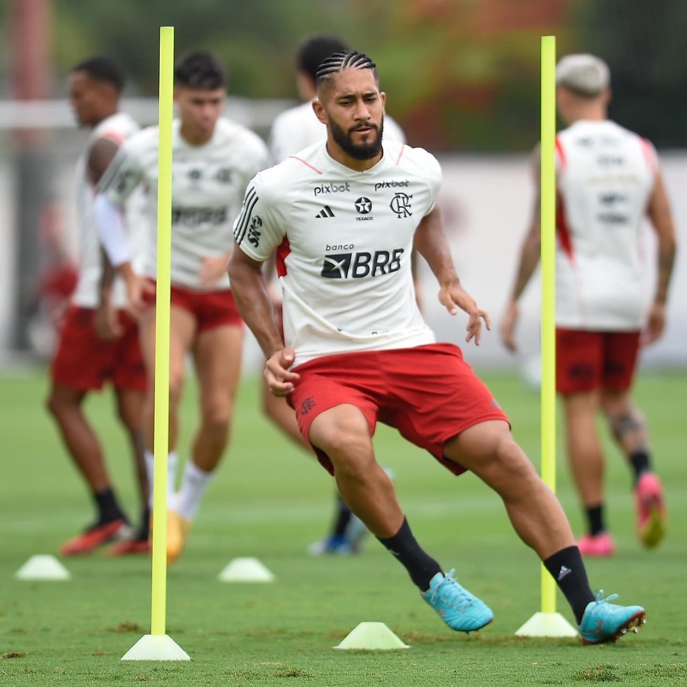 Pablo em treinamento do Flamengo nesta terça-feira — Foto: Marcelo Cortes/Flamengo