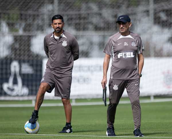 Corinthians treina com jovens da base visando duelo decisivo contra o Grêmio