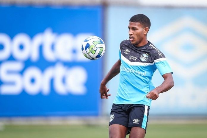 Lateral Thomás Luciano é a terceira contratação do Confiança para 2027
