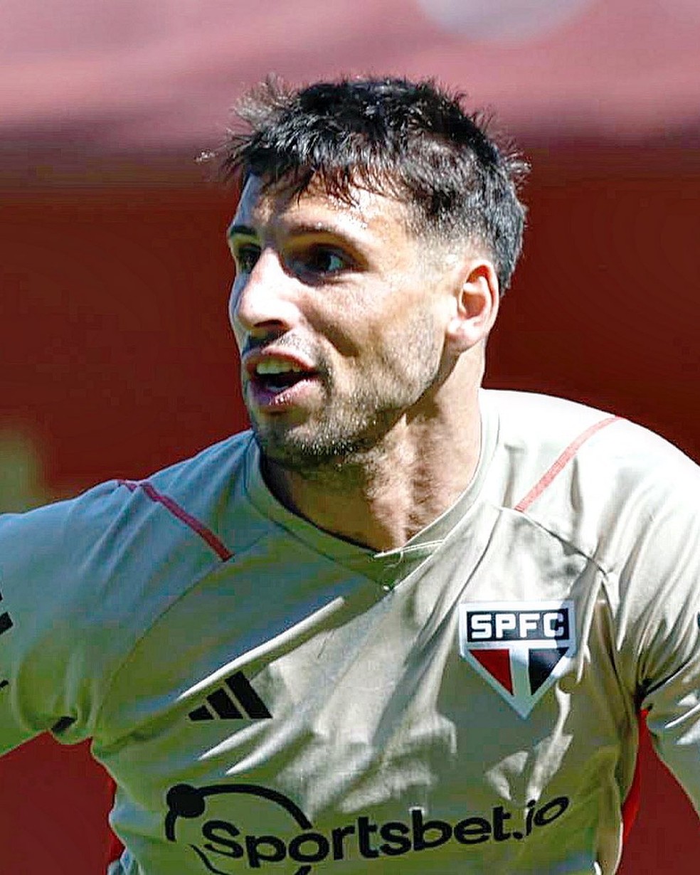 Calleri durante treino do São Paulo — Foto: Divulgação/saopaulofc.net