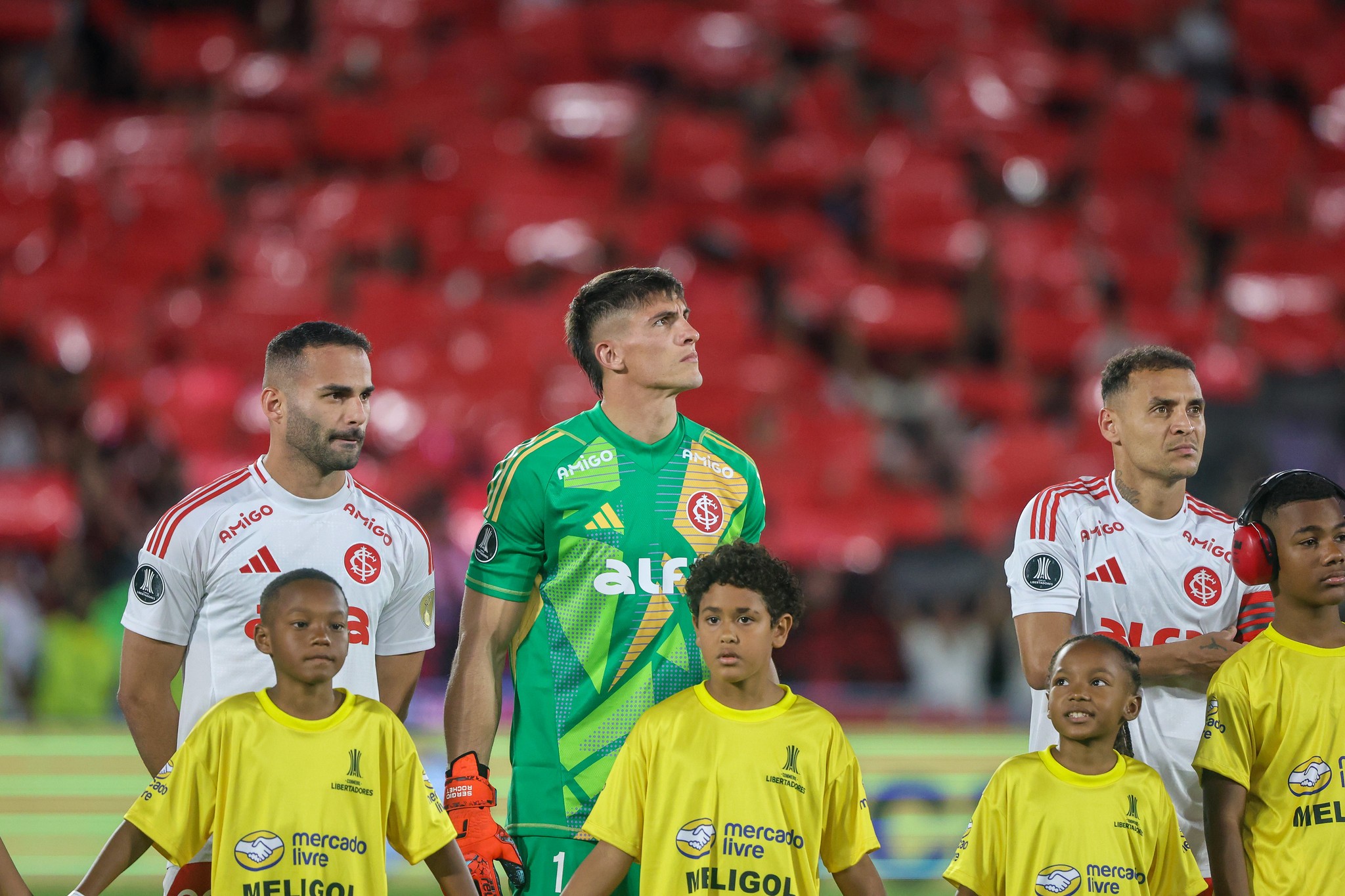 Inter avança para renovar com Thiago Maia e planeja manter Rochet | Ge