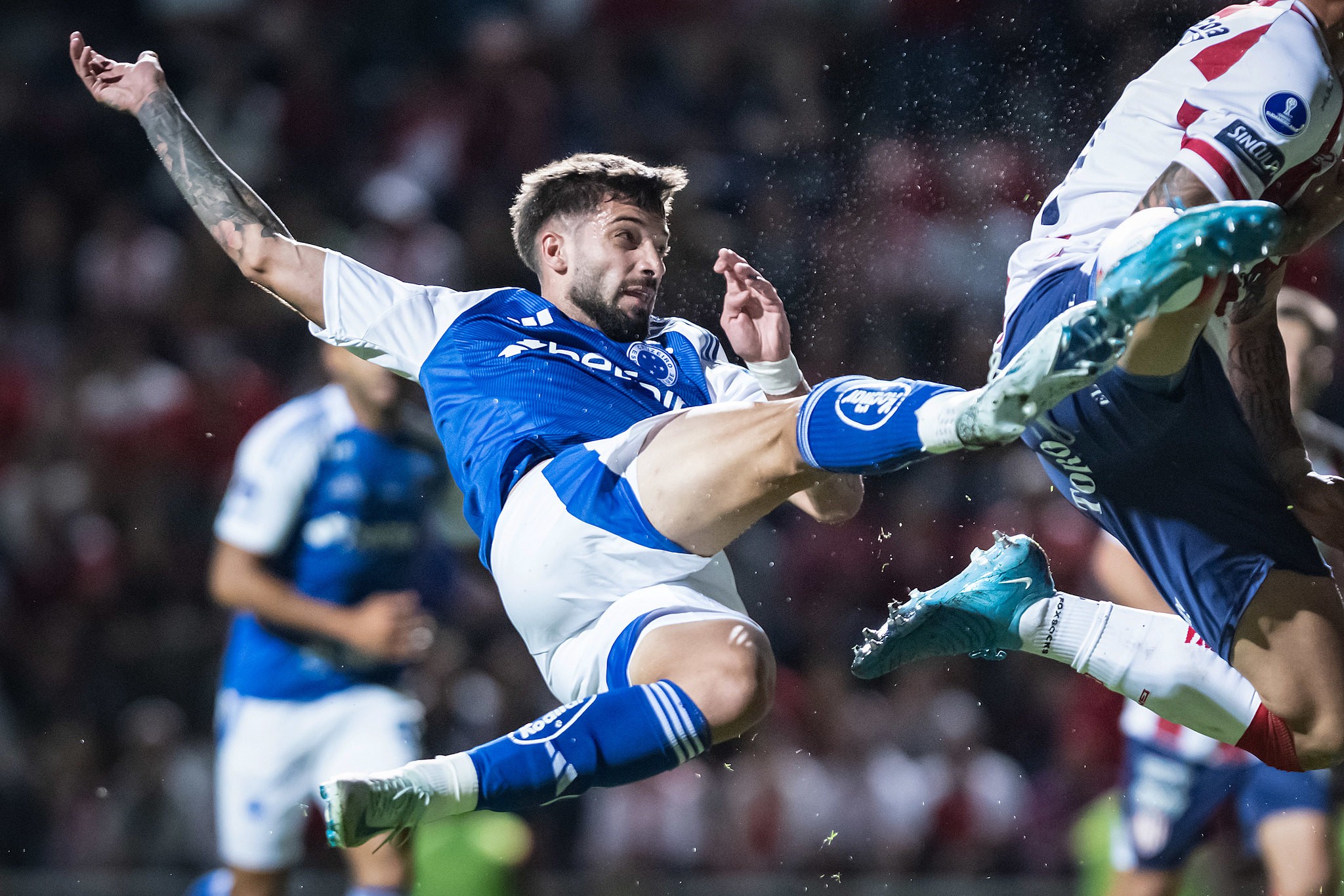 Cruzeiro Investe R$ 16 Milhões em Lautaro, que Desaparece durante Janela de Transferências