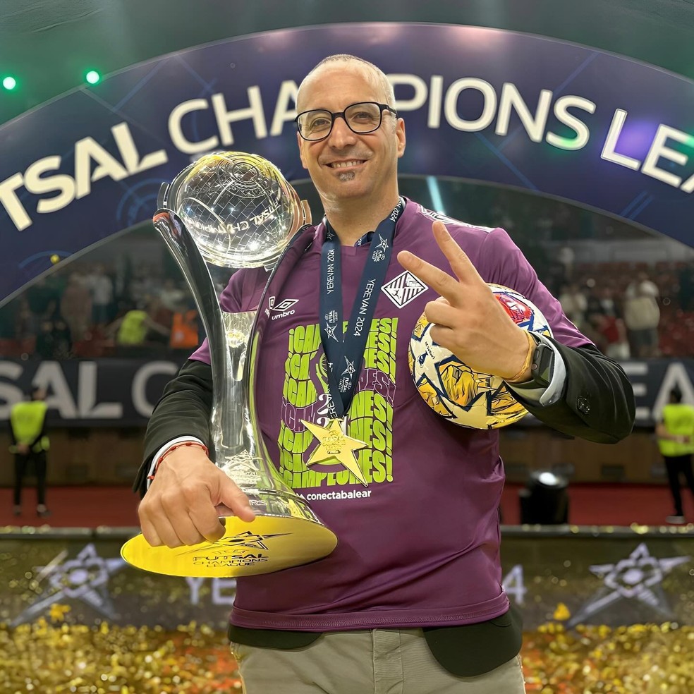 Antonio Vadillo foi eleito o melhor técnico do mundo em 2024 — Foto: Reprodução/Palma Futsal