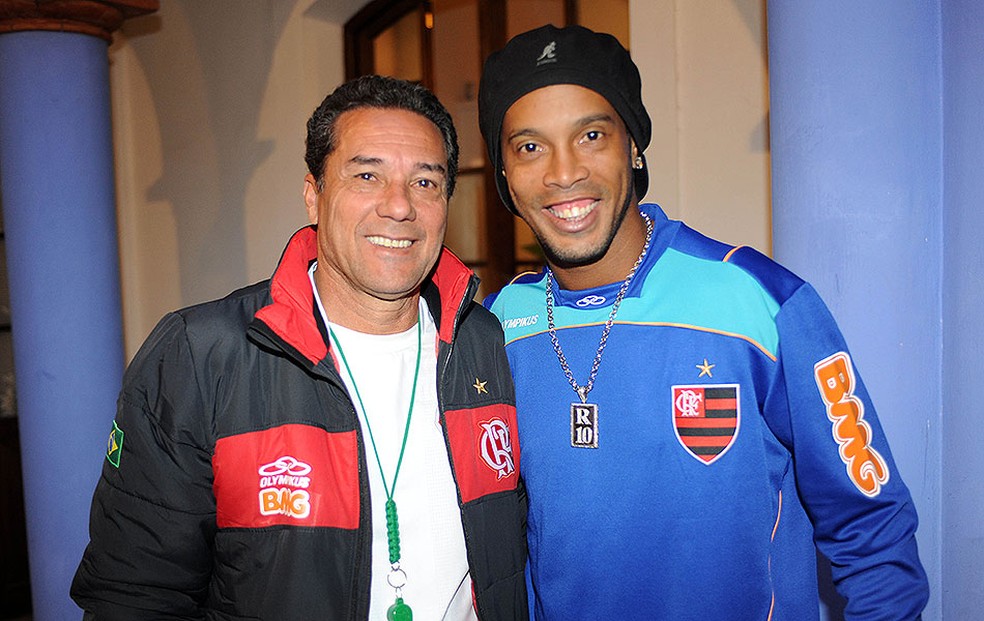 Vanderlei Luxemburgo no Flamengo com Ronaldinho Gaúcho — Foto: Alexandre Vidal / Fla Imagem