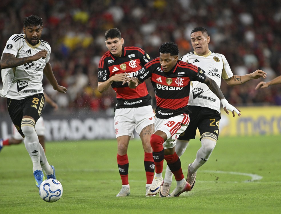 Plata foi um dos melhores em Flamengo x Cusco � Foto: Andr� Dur�o